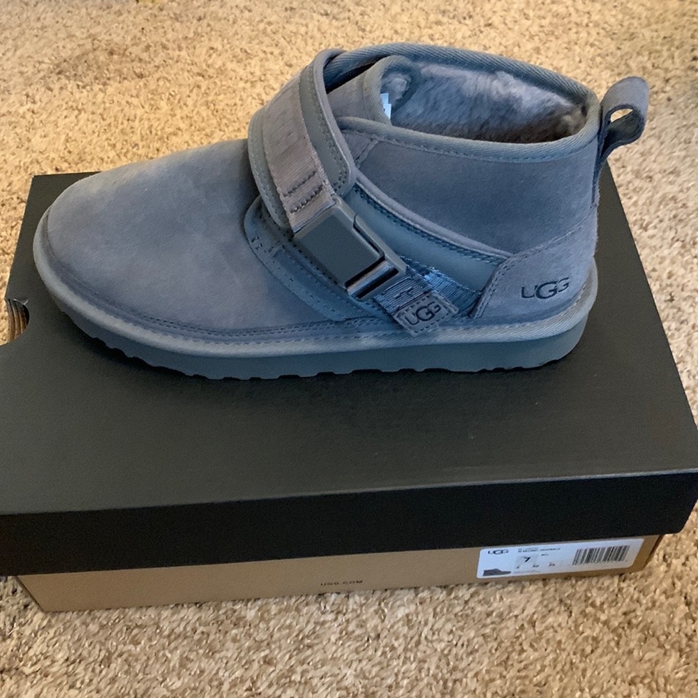 Charcoal gray ugg size 7 Men